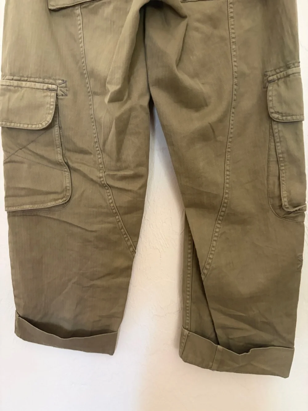 Free People/We The Free Olive Tahiti Pull On Cargo Pant. Worn Once! Like New! - Picture 5 of 10